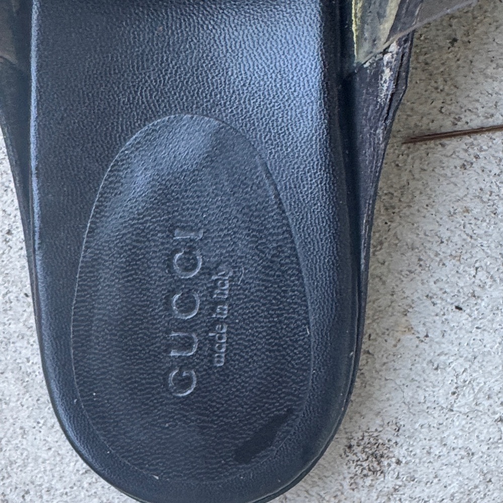 Gucci Black Sandals with Gold Accents - Picture 5 of 12